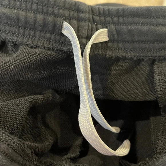 Vuori Sedona Sport Short Black French Terry Size Medium - Picture 6 of 10